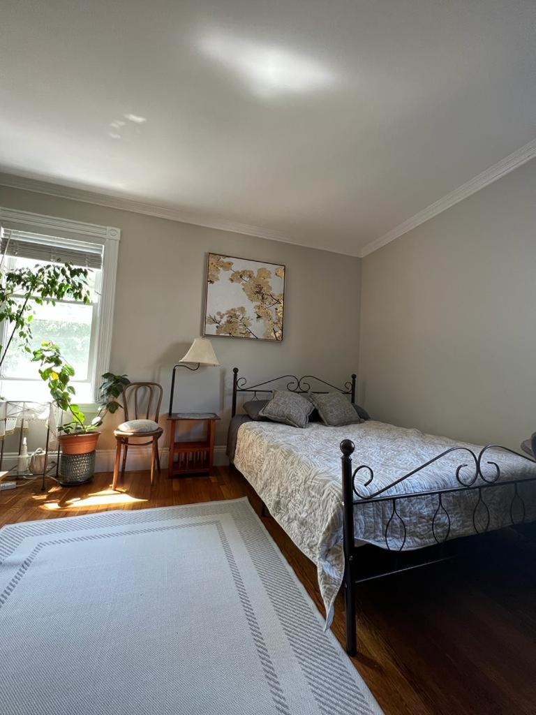 Private Room In A Grand House Boston Exterior foto
